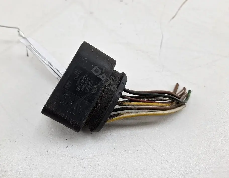 Разъем (фишка) проводки 1J0973735
