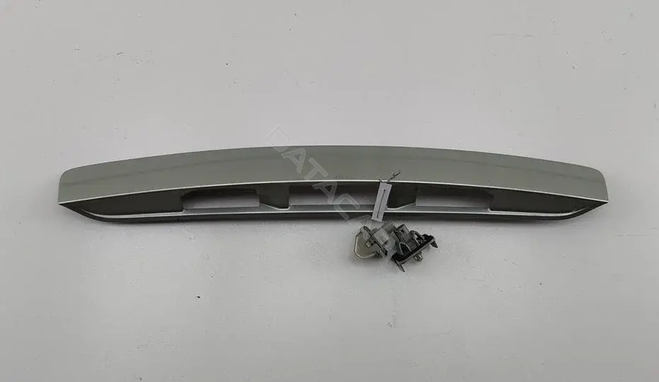Фонарь подсветки номерного знака GJ6L50811