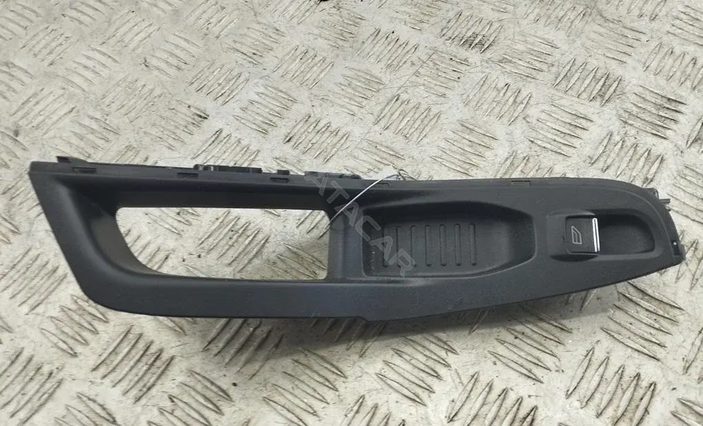 Кнопка стеклоподъемника C1BBA240A40