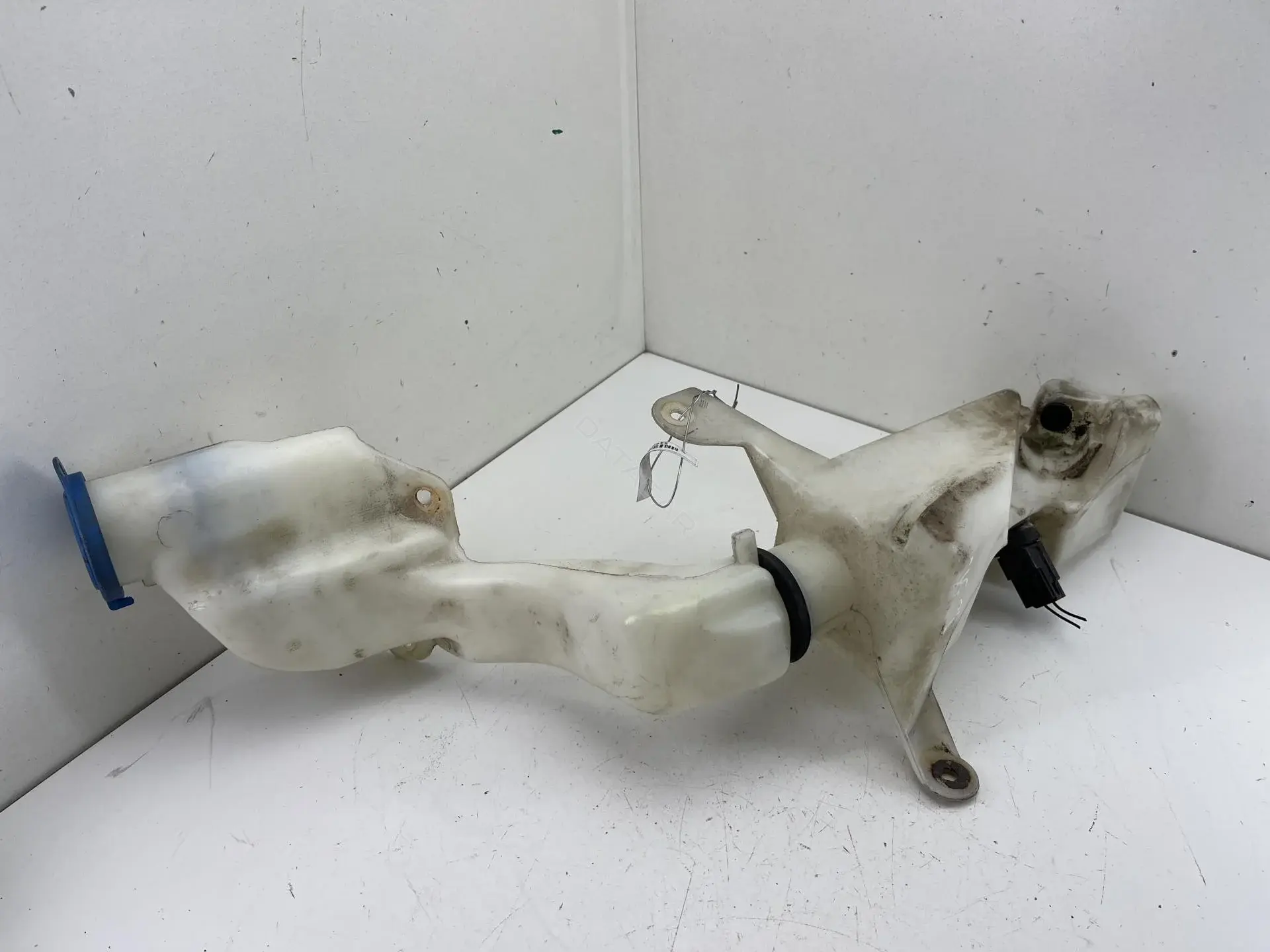 Бачок омывателя 1X43-17B613-AE