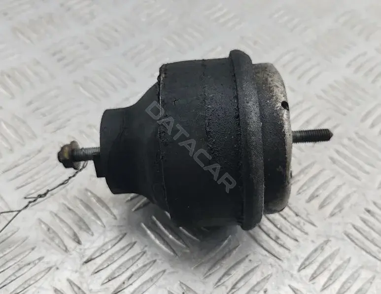 Подушка двигателя (Опора) 8D0199379S