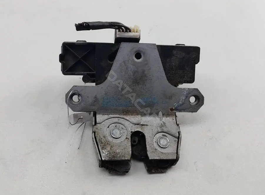 Замок крышки багажника 3M51R442A66CA