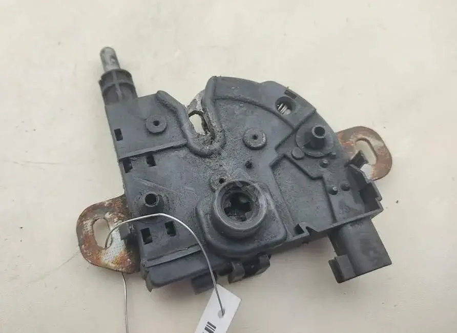 Замок капота XS416700CF