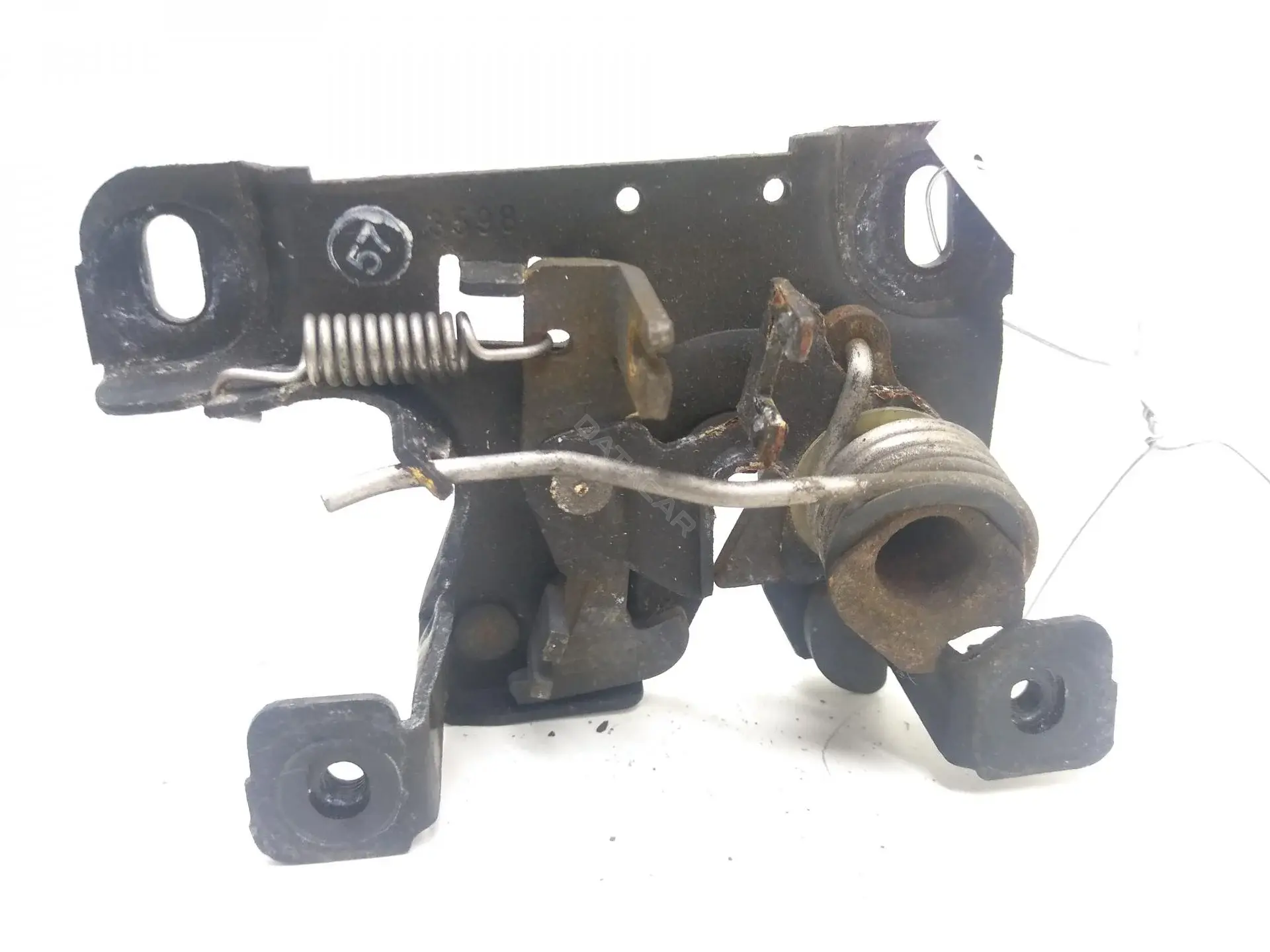 Замок капота 8L0823509B