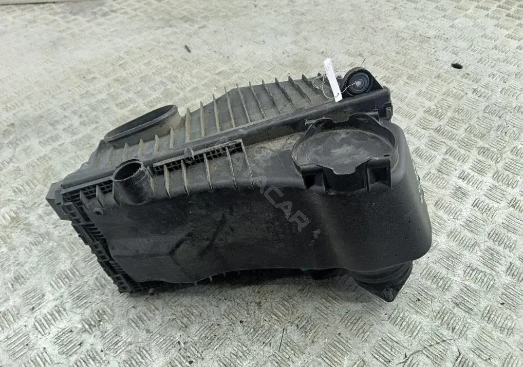Корпус воздушного фильтра 7L6129601