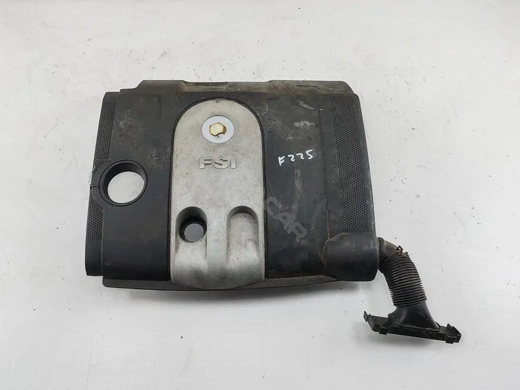 Корпус воздушного фильтра 03C129607N