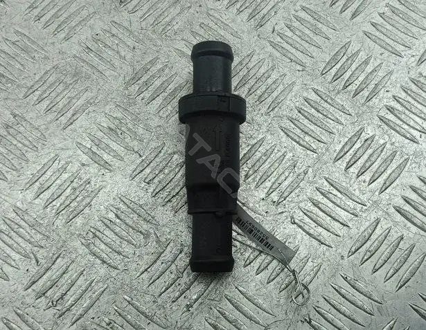 Патрубки системы охлаждения XS7H18495EA