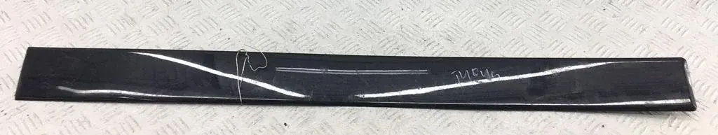 Молдинг двери 8Z0853954V