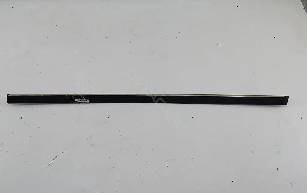 Молдинг двери 8159296