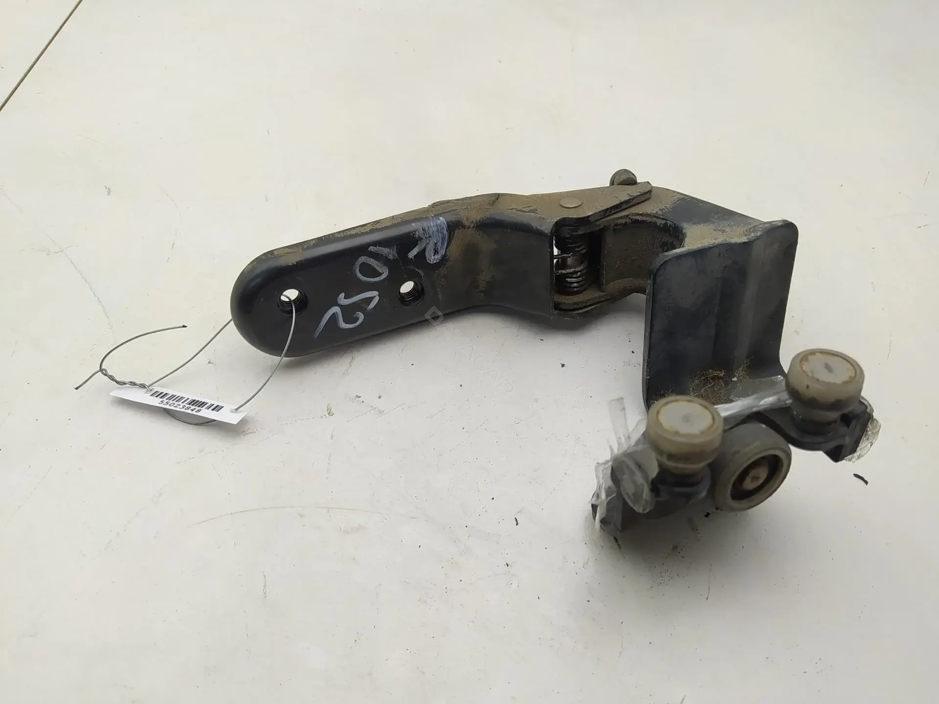 Ролик двери сдвижной 4147600147