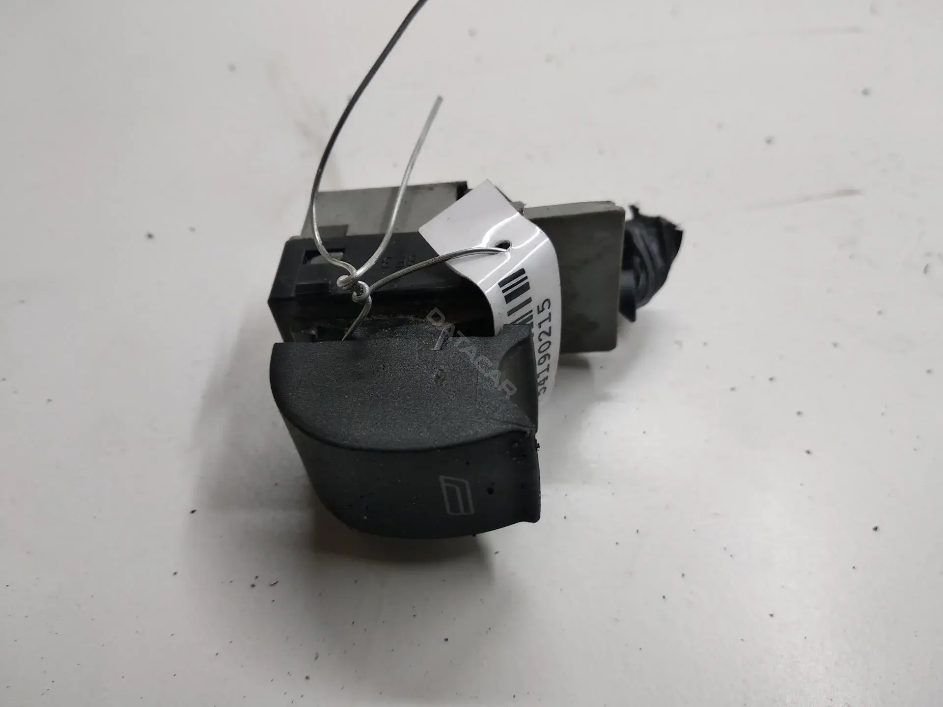 Кнопка стеклоподъемника 4B0959855