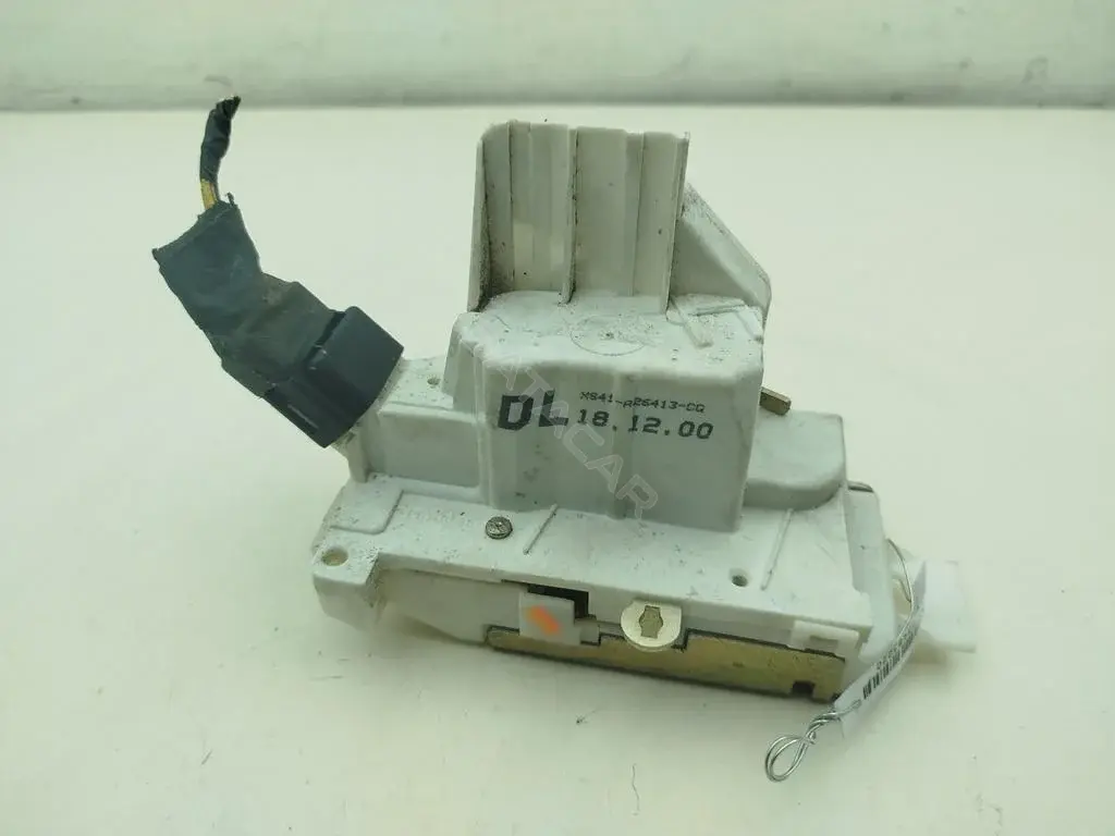 Замок двери 1S71F264A27
