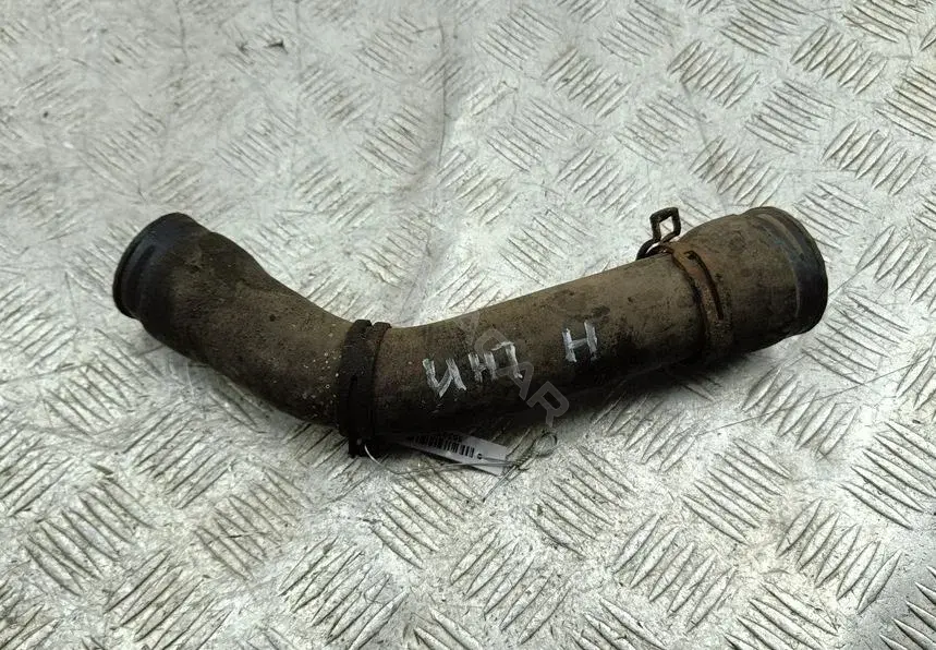 Патрубок интеркулера 8Z0145832B