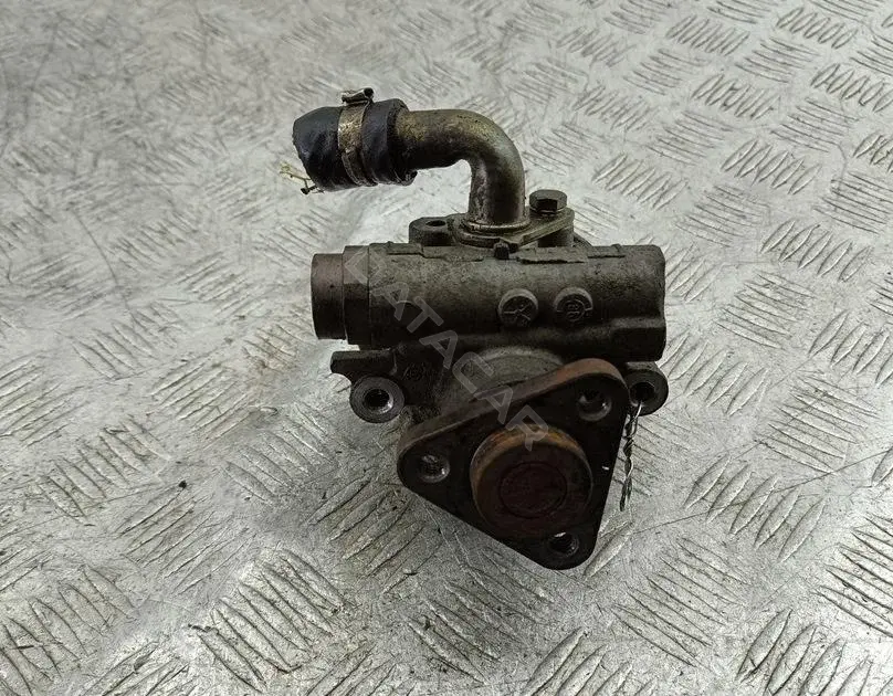 Насос гидроусилителя руля 8D0145156L