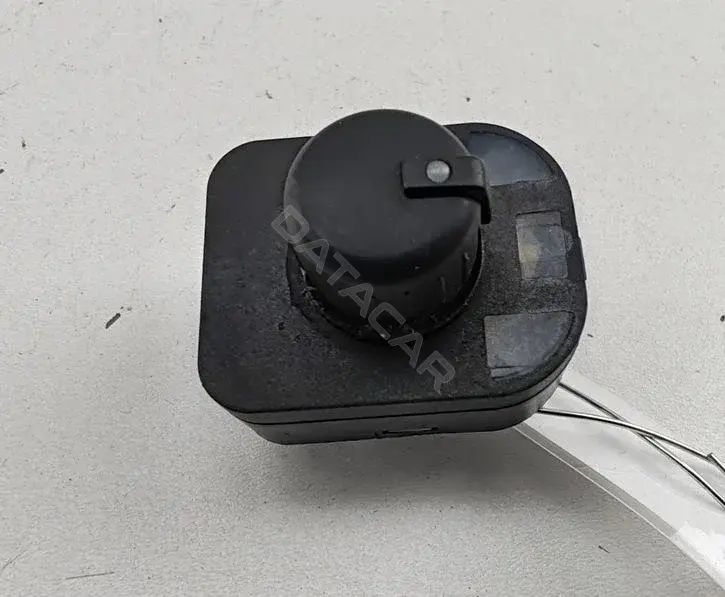 Джойстик регулировки зеркал 8E0959565