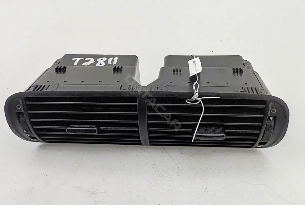 Дефлектор обдува салона 8L0820951