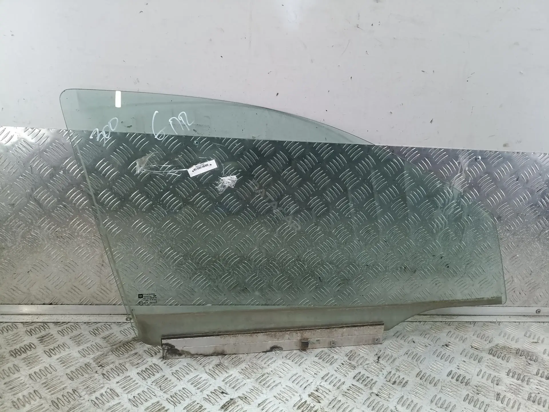 Стекло двери 55007300