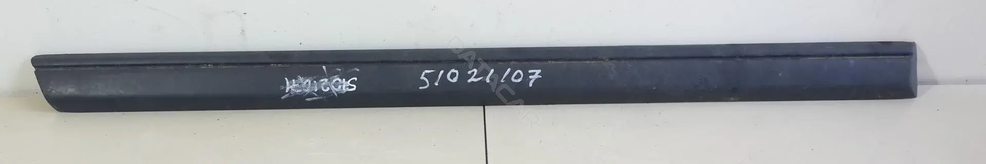 Молдинг двери 51021107