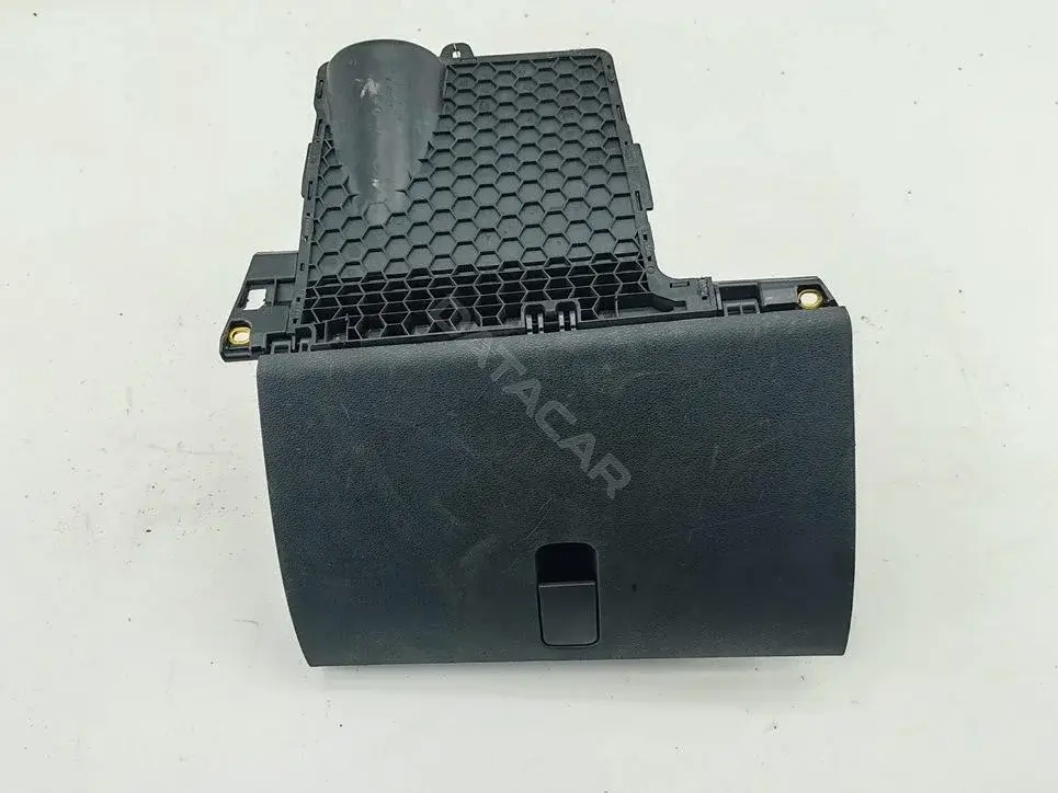 Бардачок 6V1857097M