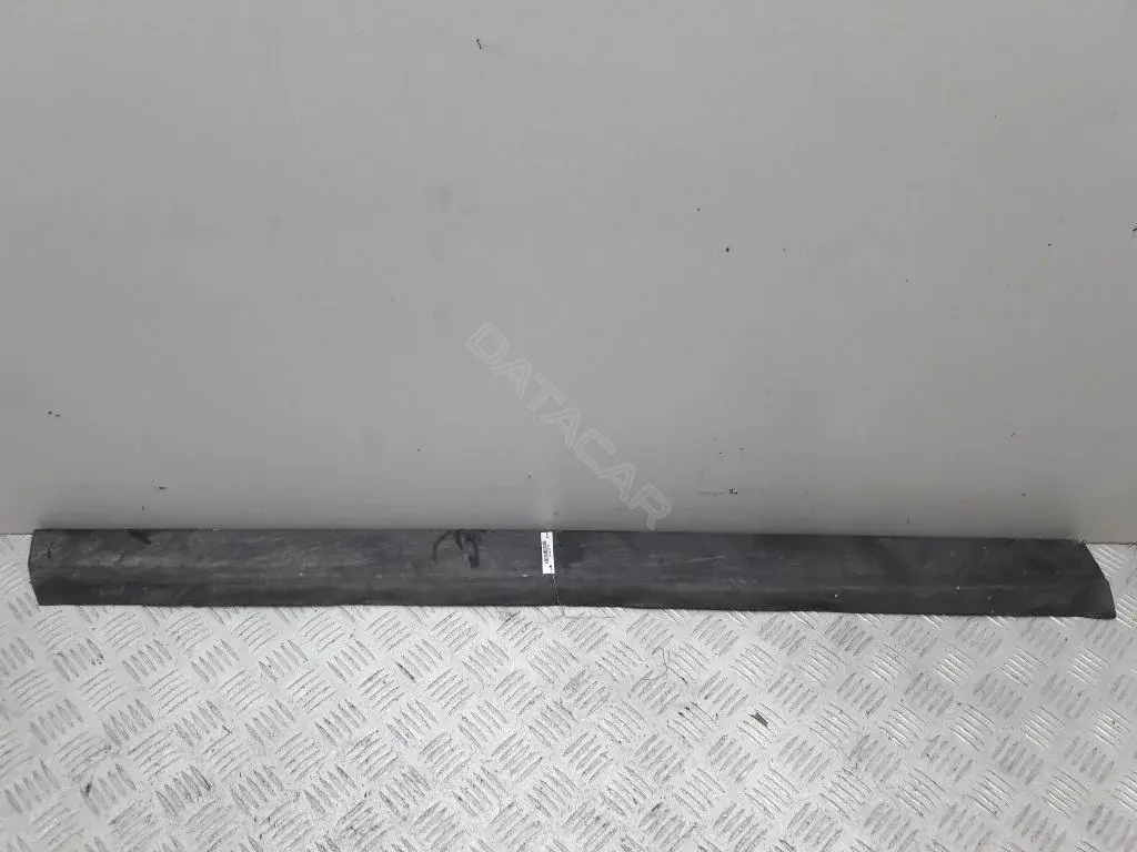 Молдинг двери 3b0854939