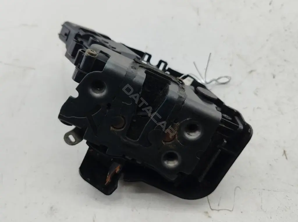 Замок двери 3M5AR21812AK