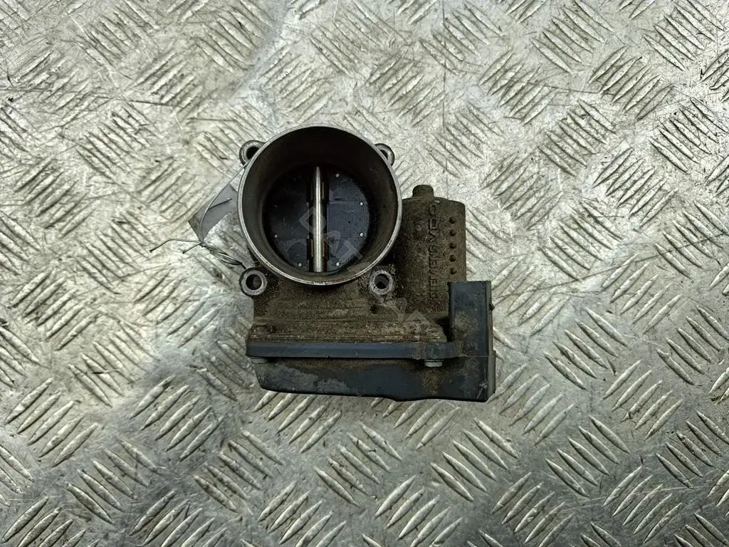 Дроссельная заслонка 03C133062C