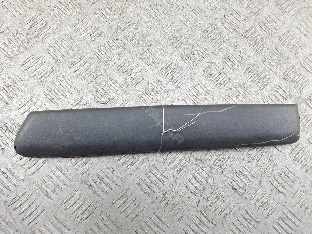 Накладка бампера 4M5117E908AE