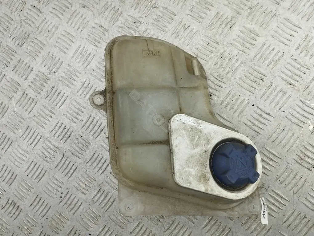 Расширительный бачок 8D0121407