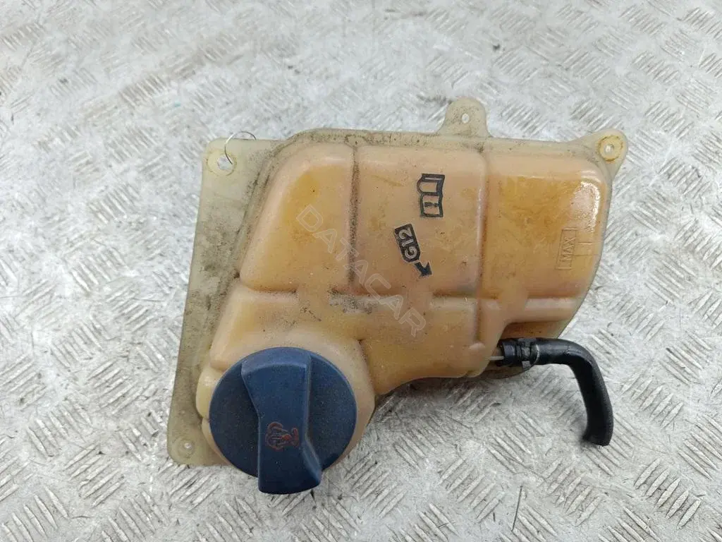 Расширительный бачок 8D0121403J