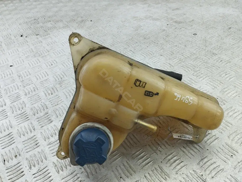 Расширительный бачок 4D0121403D