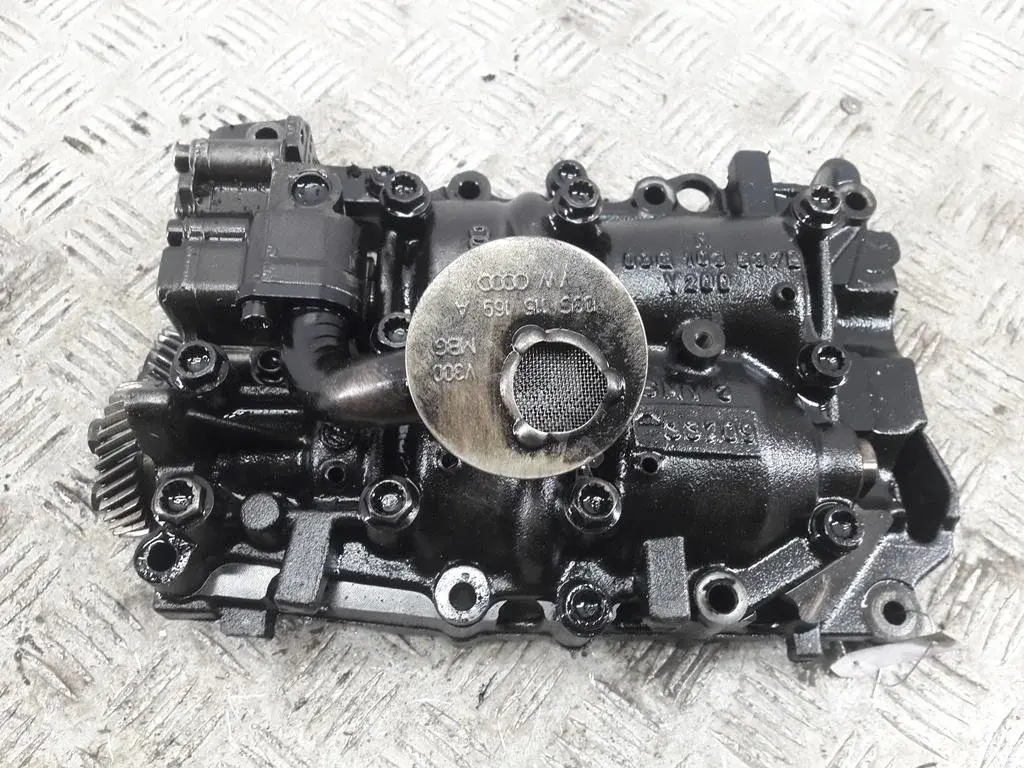 Масляный насос 03g115105g