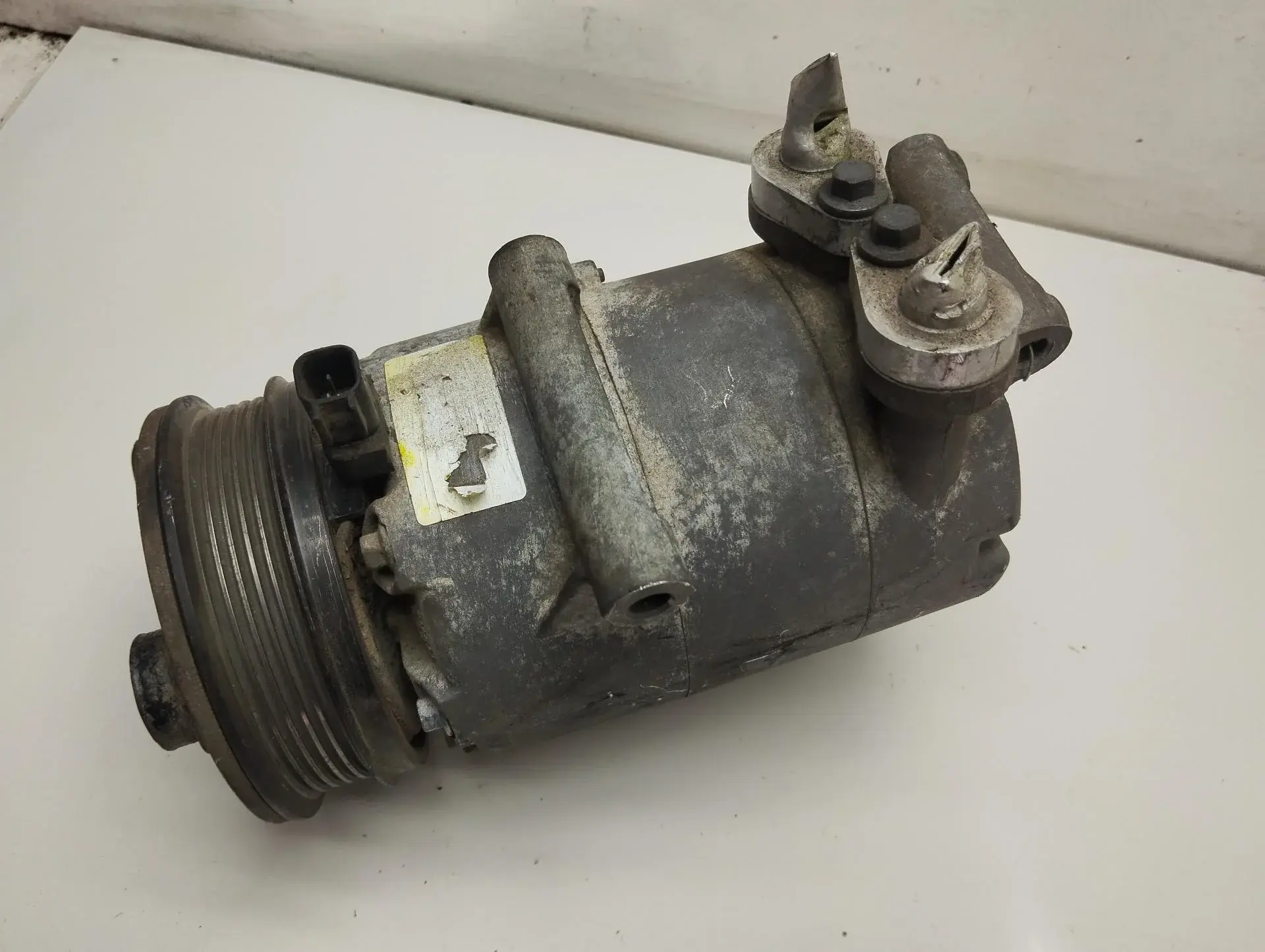 Компрессор кондиционера 6M5H19D629AD