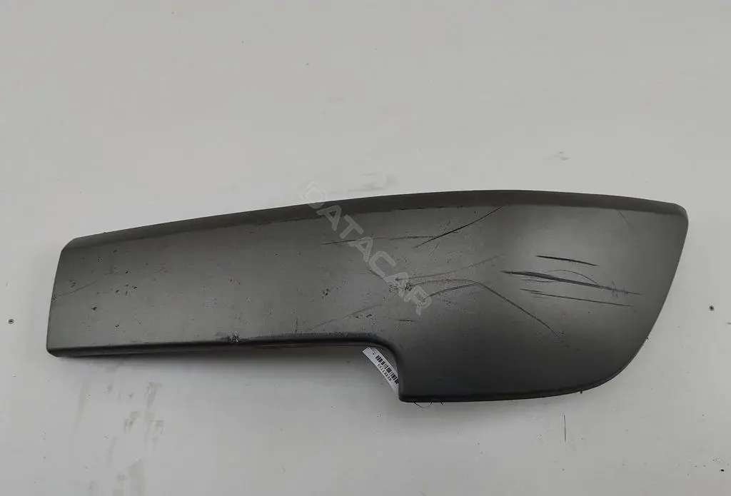 Накладка бампера 8200139947