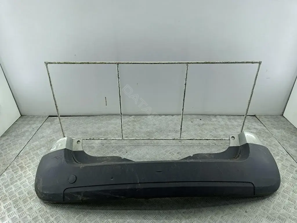Задний бампер 8200258955
