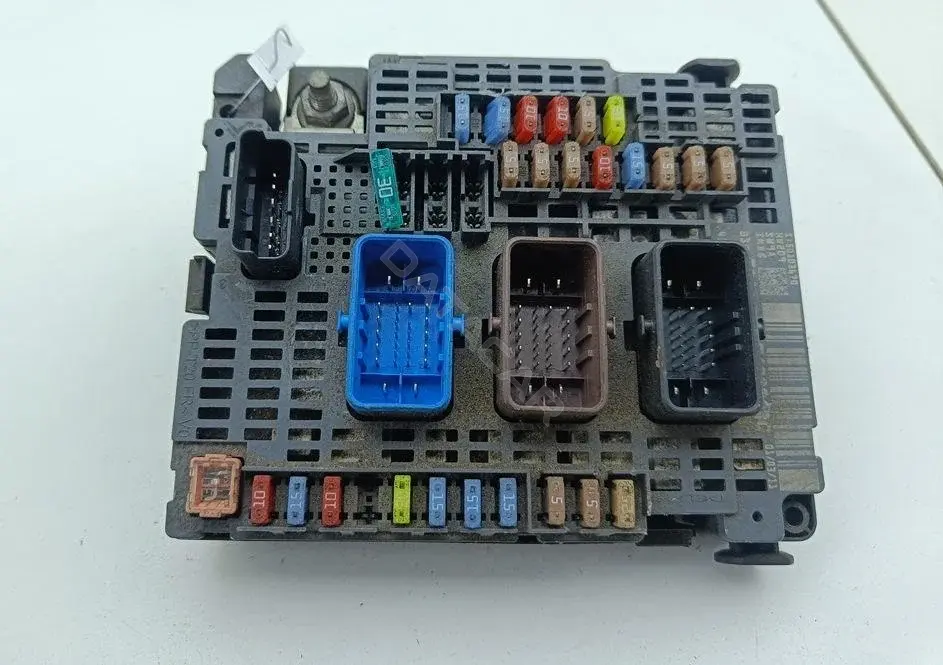 Блок предохранителей BSMZ0400