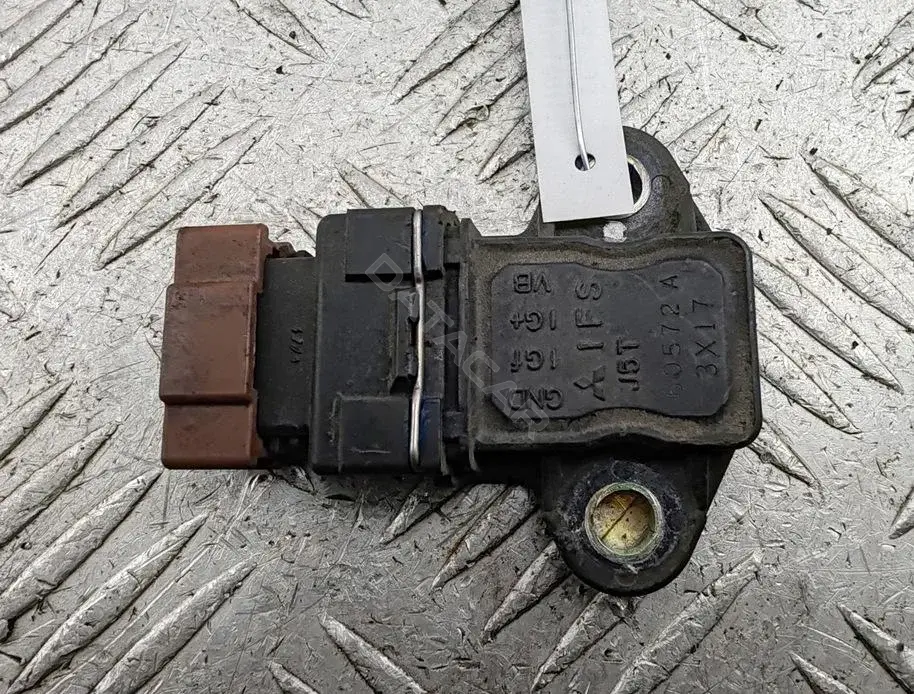 Коммутатор зажигания J5T60572