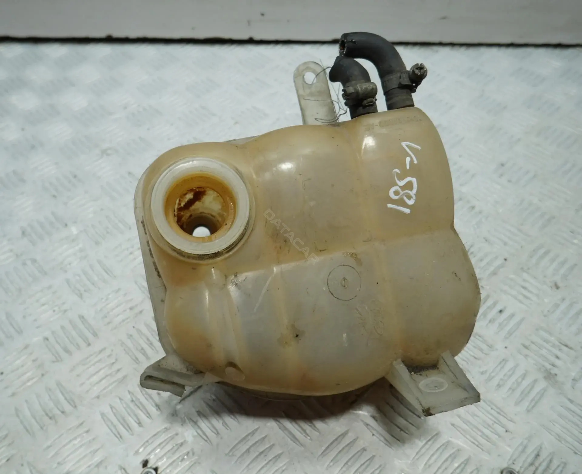 Расширительный бачок YC158A080AE
