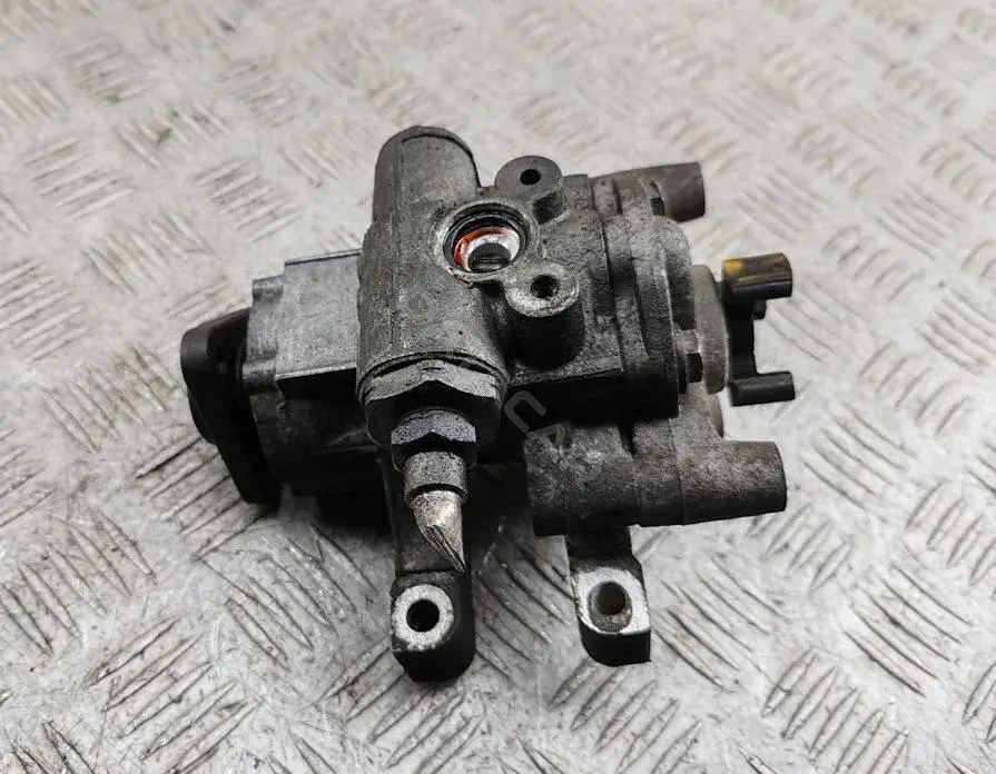 Насос гидроусилителя руля 6C113A674AB