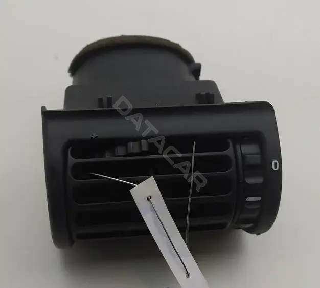 Дефлектор обдува салона 64228390218