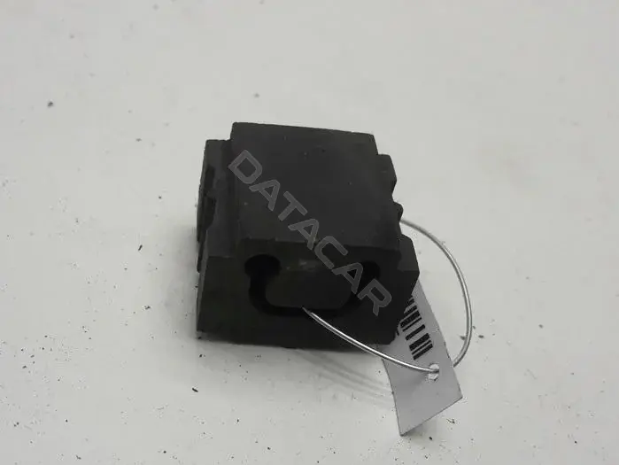Кронштейн радиатора 8d0260425