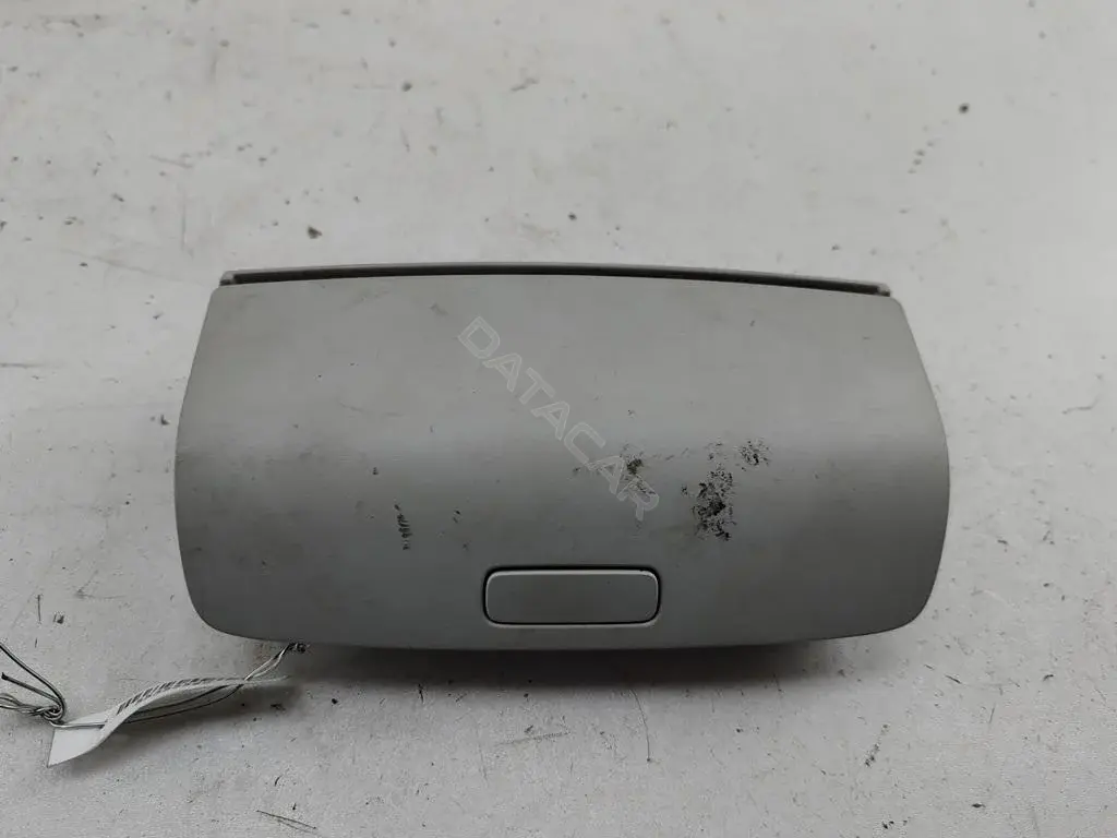 Бардачок 1K0868837C