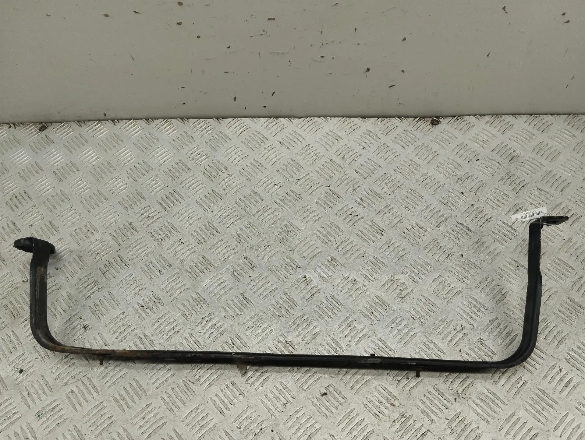 Крепление топливного бака 3M519057AC