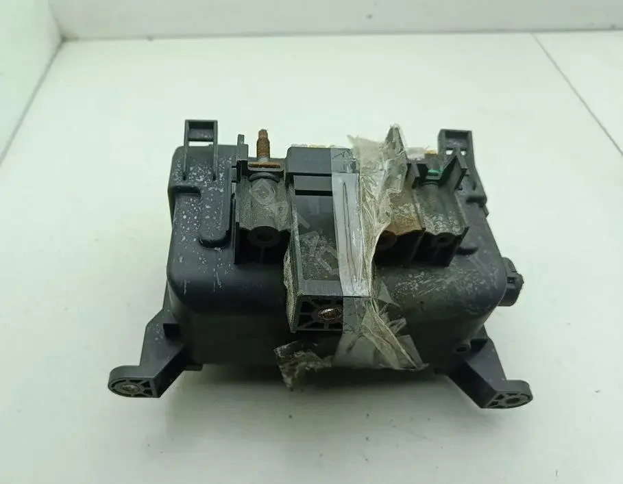 Блок предохранителей 6c1t14a067ab