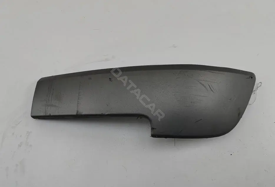 Накладка бампера 8200139947