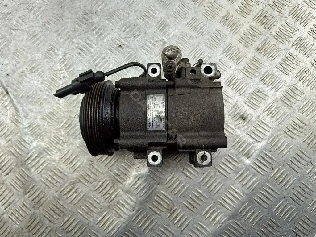 Компрессор кондиционера 5L8419D629BB