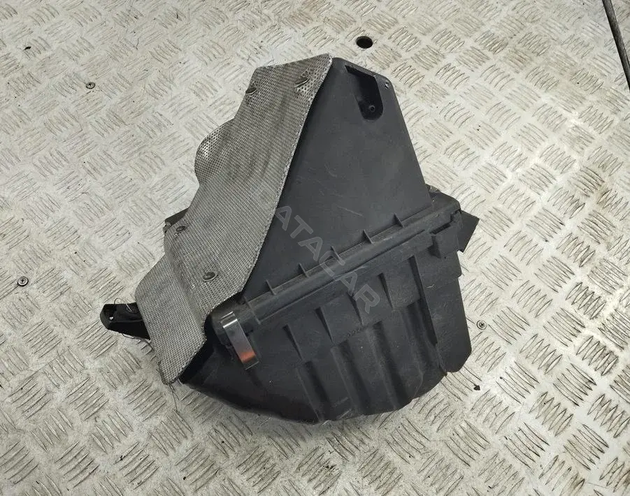 Корпус воздушного фильтра 8D0129607