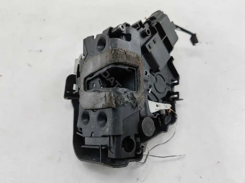 Замок двери 8M2AR21812AA