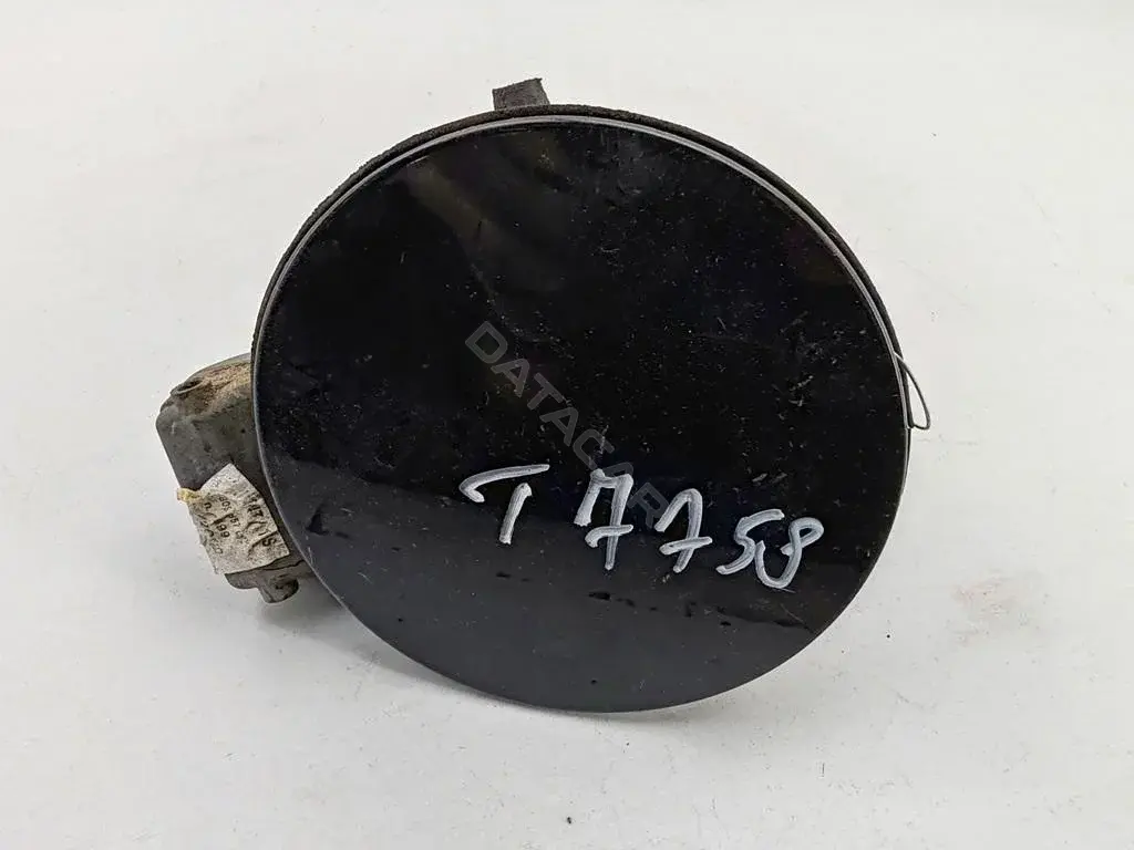 Крышка лючка топливного бака 3B0010275K