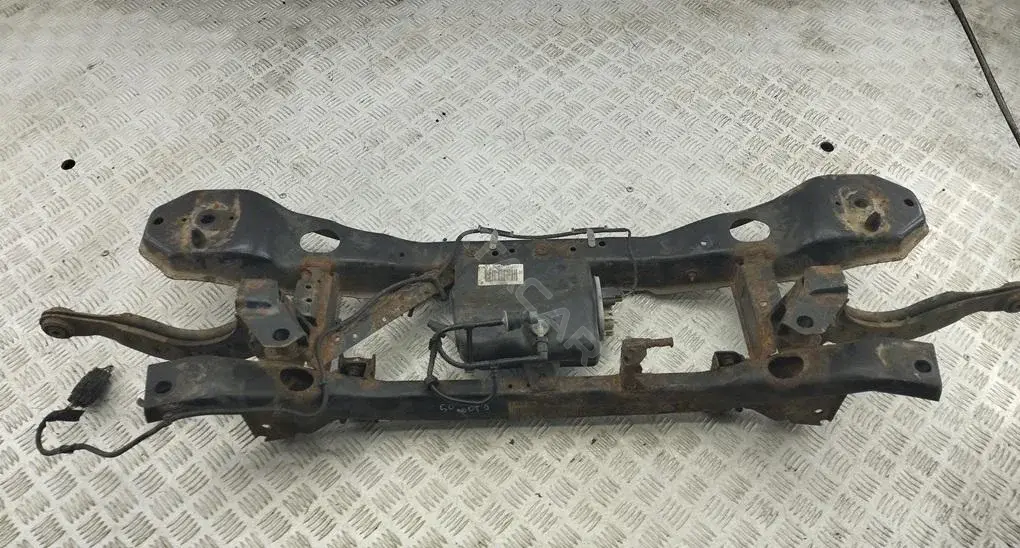Балка подвески 7L86990