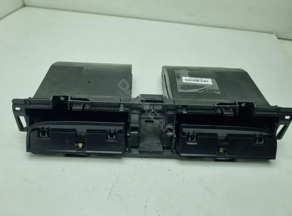 Бардачок 3c0858407